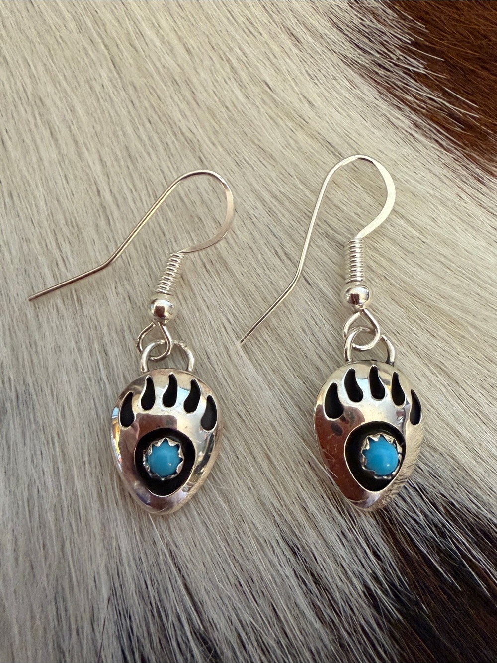 ❤️ Native Made Navajo Bear Paw Turquoise Sterling Silver Dangle Earrings 1.19”L - Picture 3 of 13